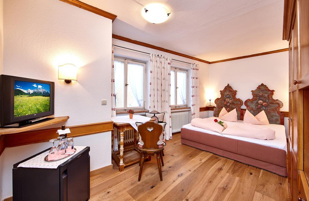 Alpenrose Hotel Mittenwald Buitenkant foto